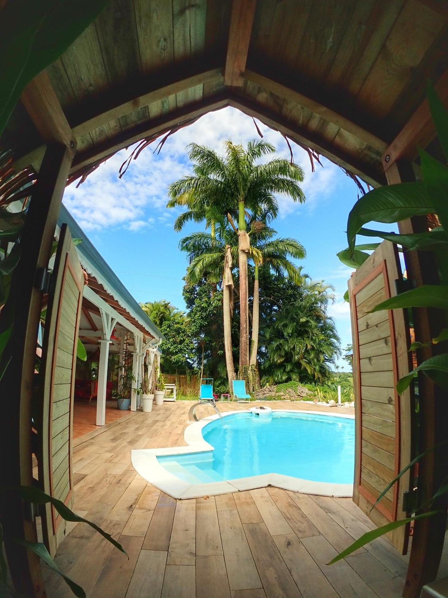 Gite Kaz A Topaze, Piscine, Jardin Tropical Сент-Роз Экстерьер фото